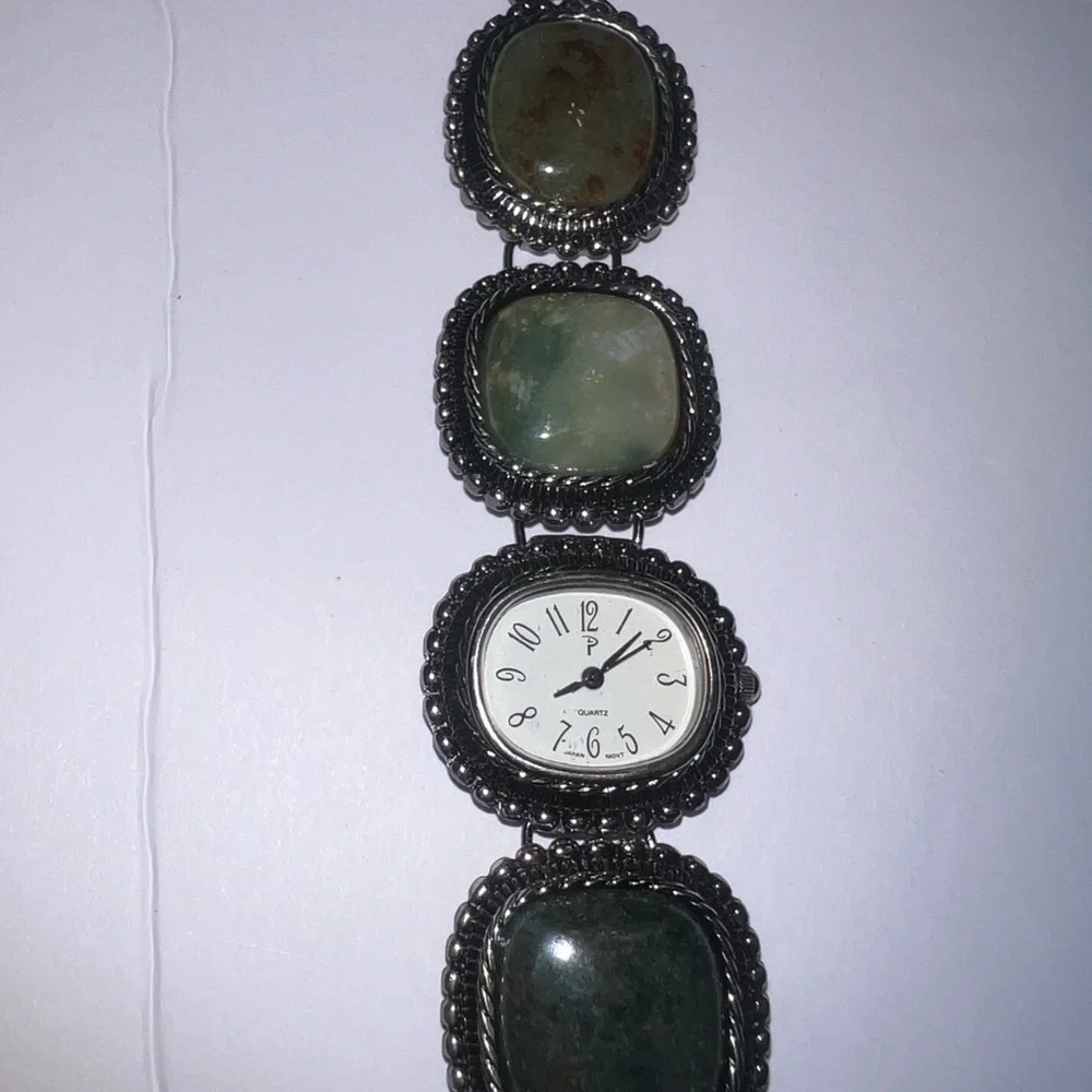 Elegant Silver and Green Stone Wall Clock‎